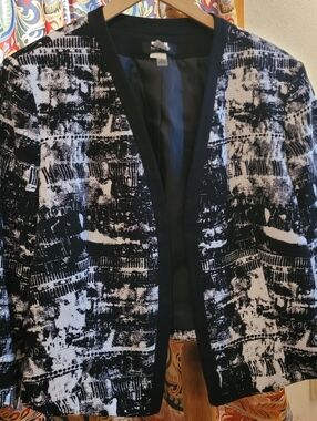 BLAZER! Black & White Patterned Open Front Jacket, Nine West, Size 16